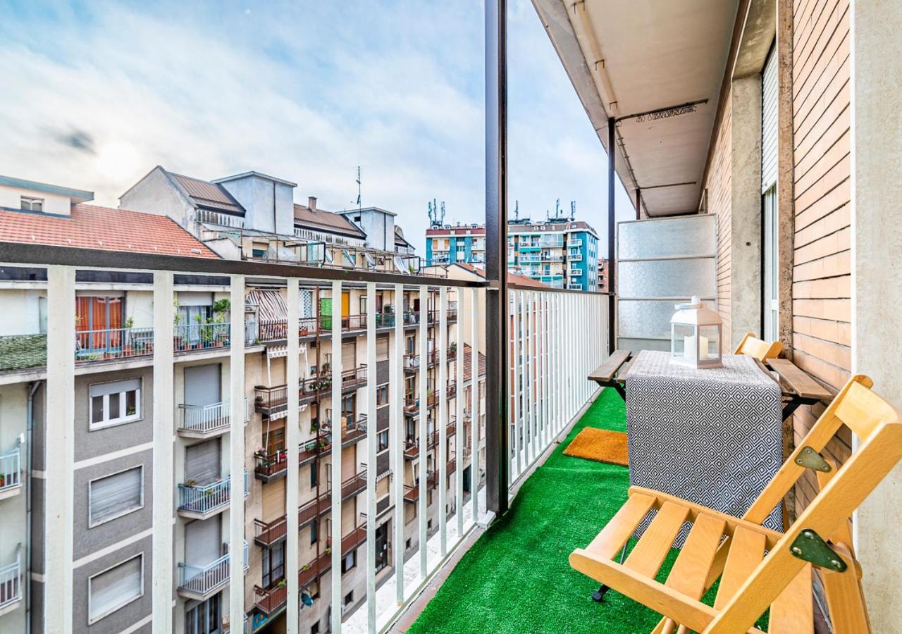 70's Lovers In Apartamento *
