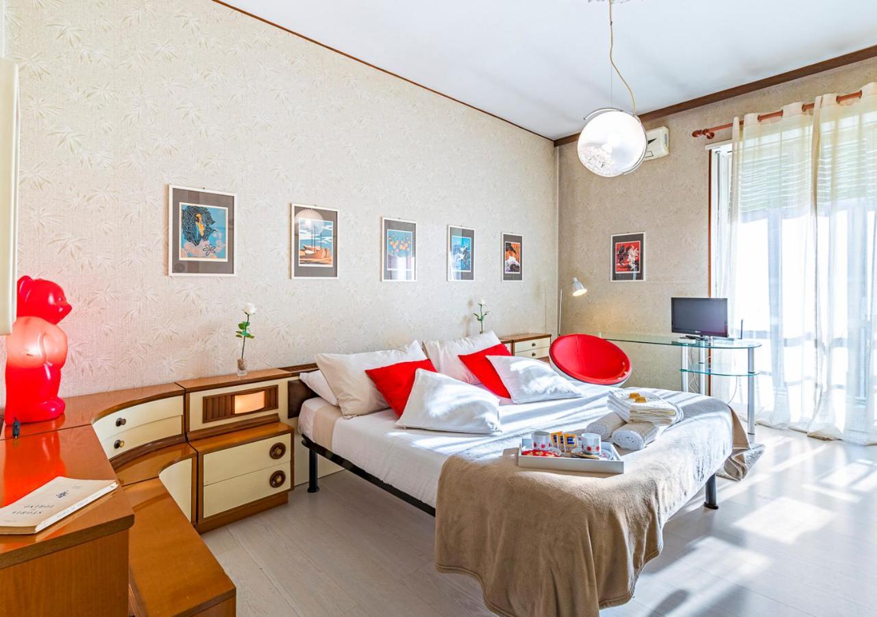 70's Lovers In Apartamento Turín
